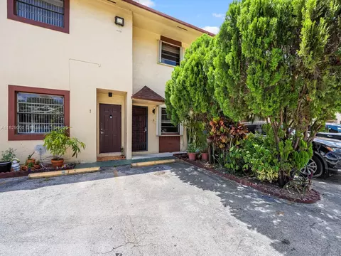 1310 W 46th St #8, Hialeah, FL 33012