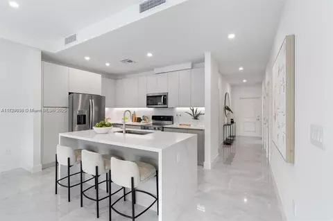 1571 NW 94th Way #11, Coral Springs, FL 33071