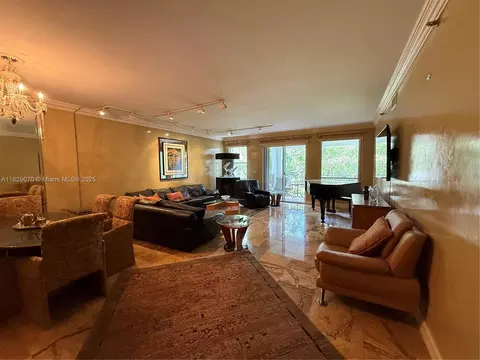 3700 Island Blvd #C203, Aventura, FL 33160