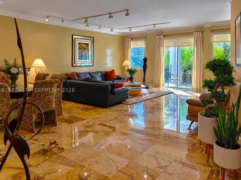 3700 Island Blvd #C203, Aventura, FL 33160