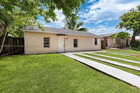 6048 Buchanan St, Hollywood, FL 33024