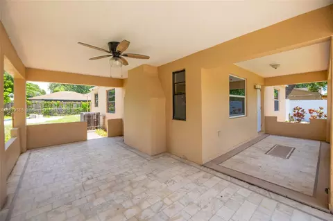 2153 NW 92nd St, Miami, FL 33147