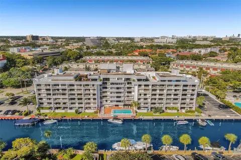 1650 NE 115th St #304, Miami, FL 33181