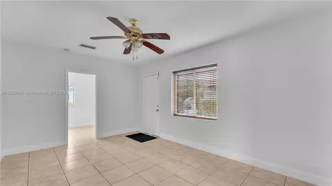 601 SE 8th Pl, Hialeah, FL 33010 photo 10
