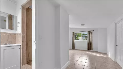 601 SE 8th Pl, Hialeah, FL 33010 photo 23