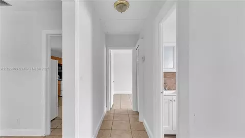 601 SE 8th Pl, Hialeah, FL 33010 photo 14