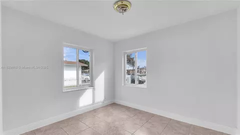 601 SE 8th Pl, Hialeah, FL 33010 photo 12