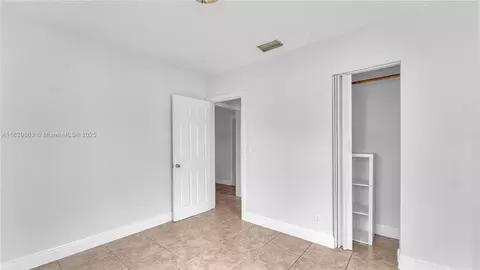 601 SE 8th Pl, Hialeah, FL 33010 photo 13