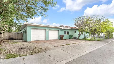601 SE 8th Pl, Hialeah, FL 33010 photo 4