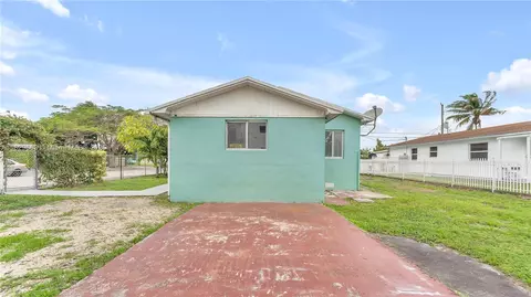 601 SE 8th Pl, Hialeah, FL 33010 photo 5