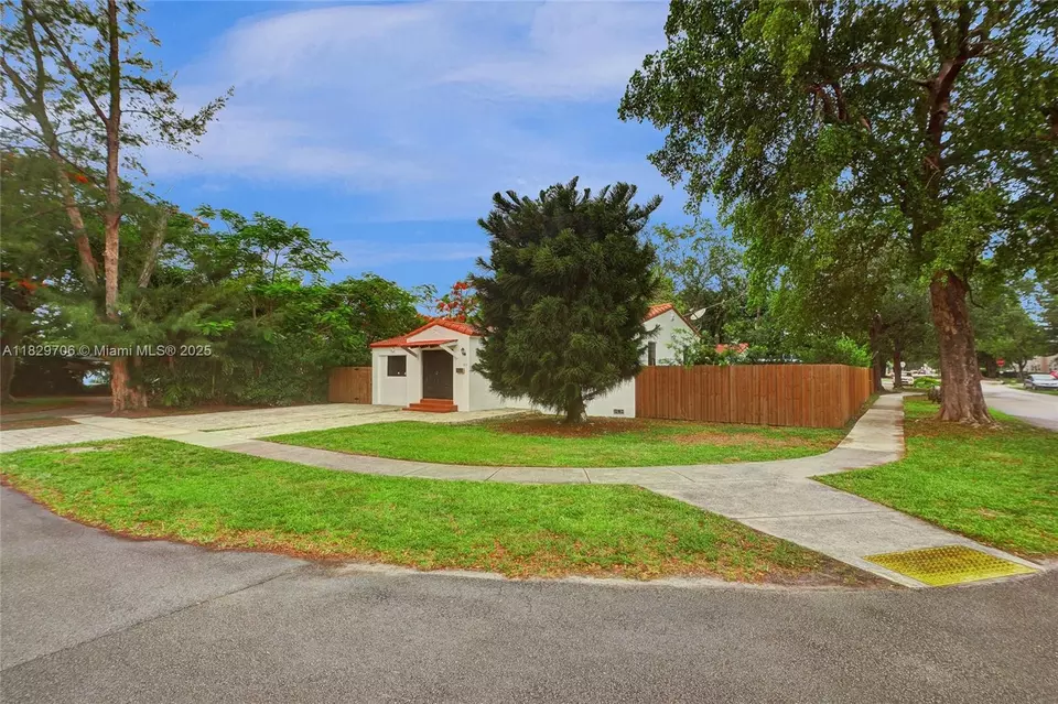 Exterior - 871 NE 122nd St, North Miami, FL 33161 photo 4 of 25