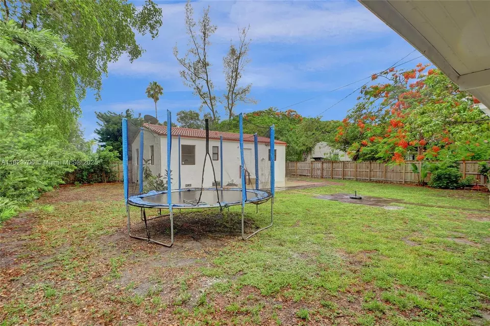 Exterior - 871 NE 122nd St, North Miami, FL 33161 photo 17 of 25