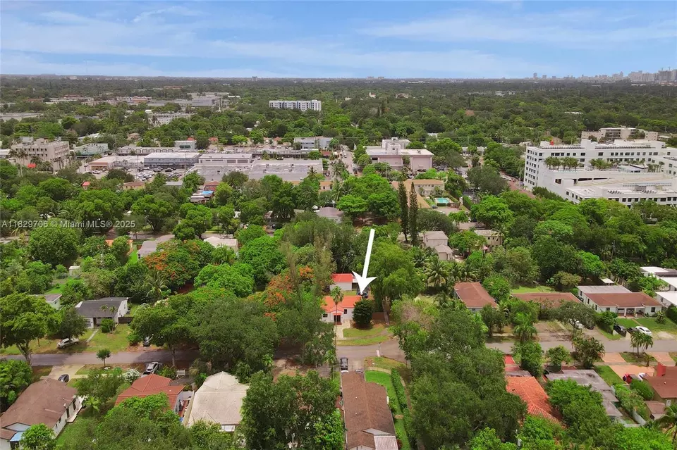 View/Area - 871 NE 122nd St, North Miami, FL 33161 photo 11 of 15