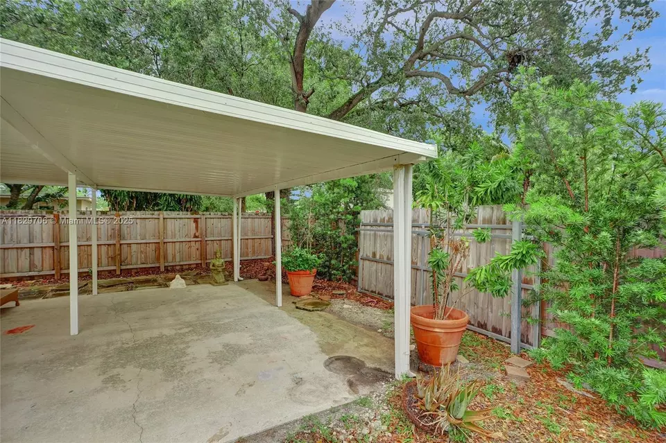 Exterior - 871 NE 122nd St, North Miami, FL 33161 photo 22 of 25