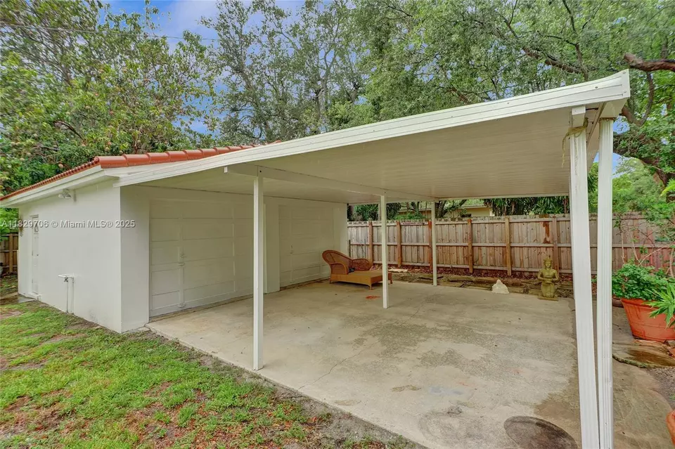 Exterior - 871 NE 122nd St, North Miami, FL 33161 photo 18 of 25