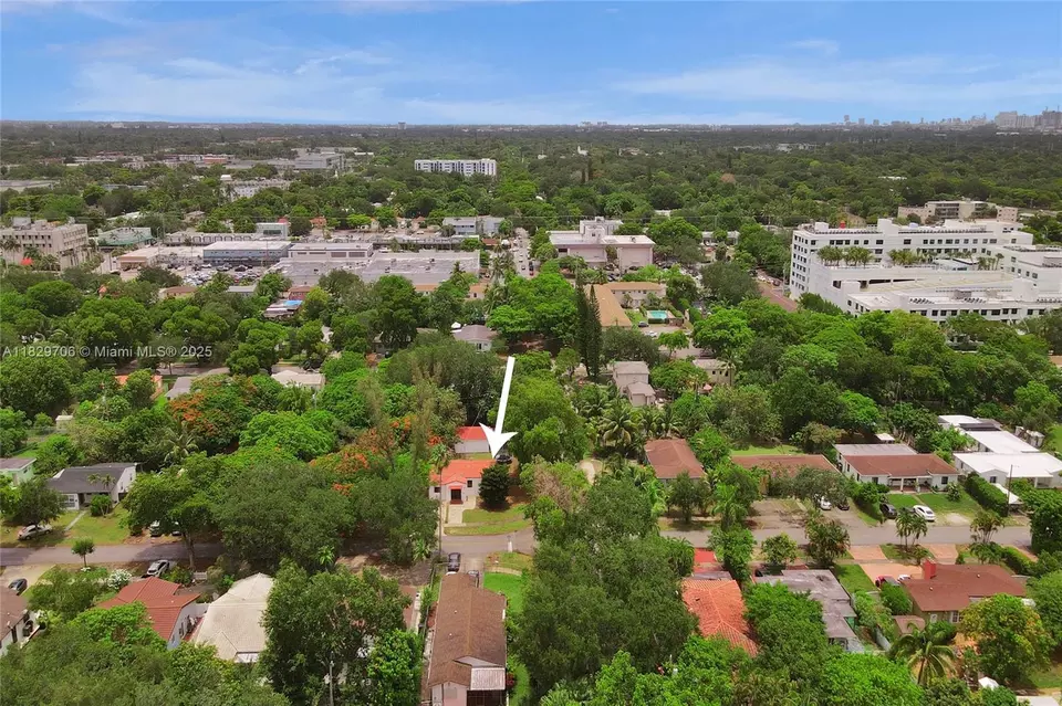 View/Area - 871 NE 122nd St, North Miami, FL 33161 photo 12 of 15