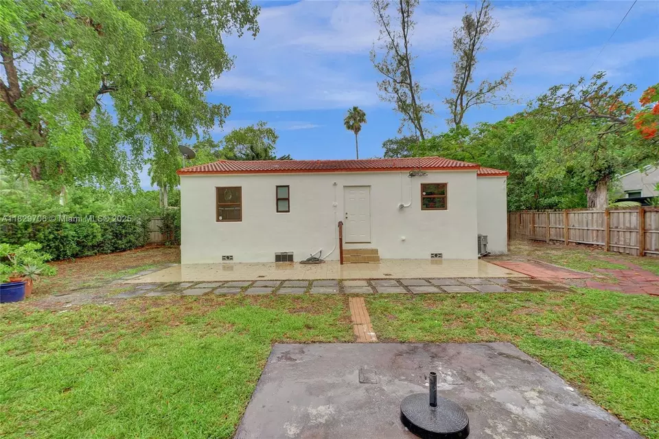 Exterior - 871 NE 122nd St, North Miami, FL 33161 photo 14 of 25