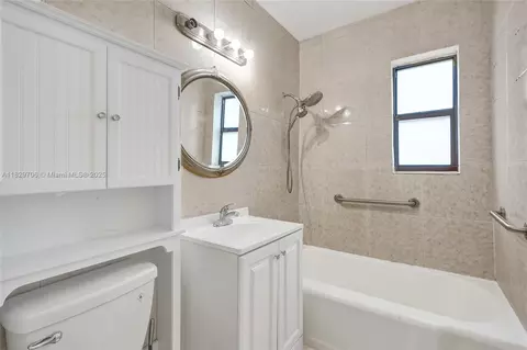Bath - 871 NE 122nd St, North Miami, FL 33161 photo 1 of 2