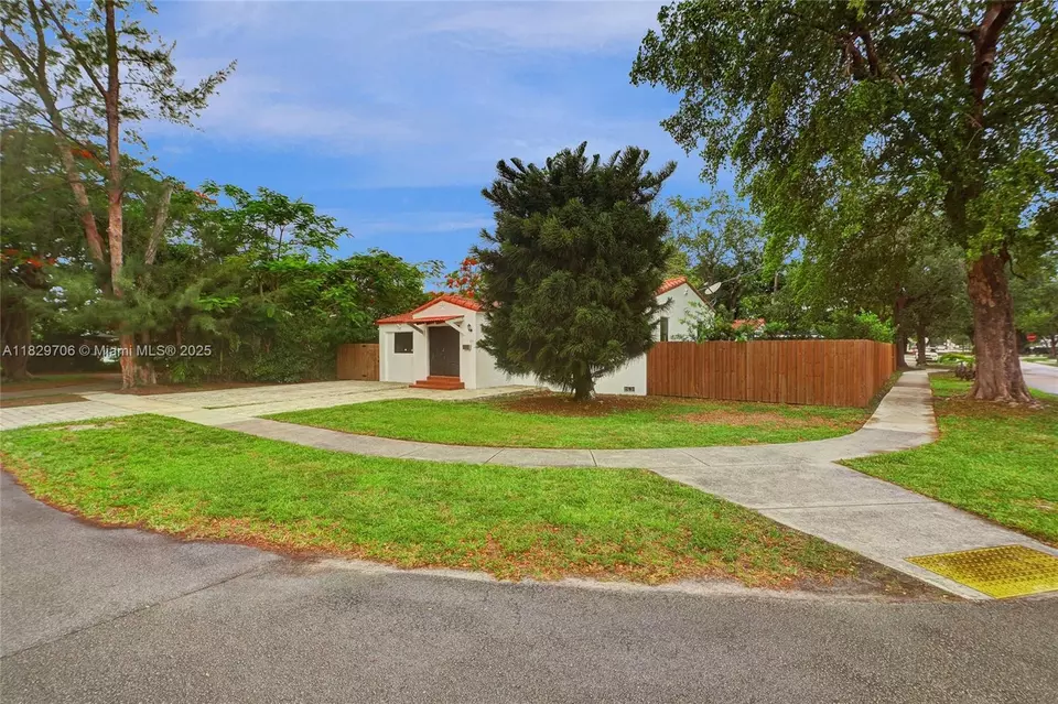 Exterior - 871 NE 122nd St, North Miami, FL 33161 photo 5 of 25