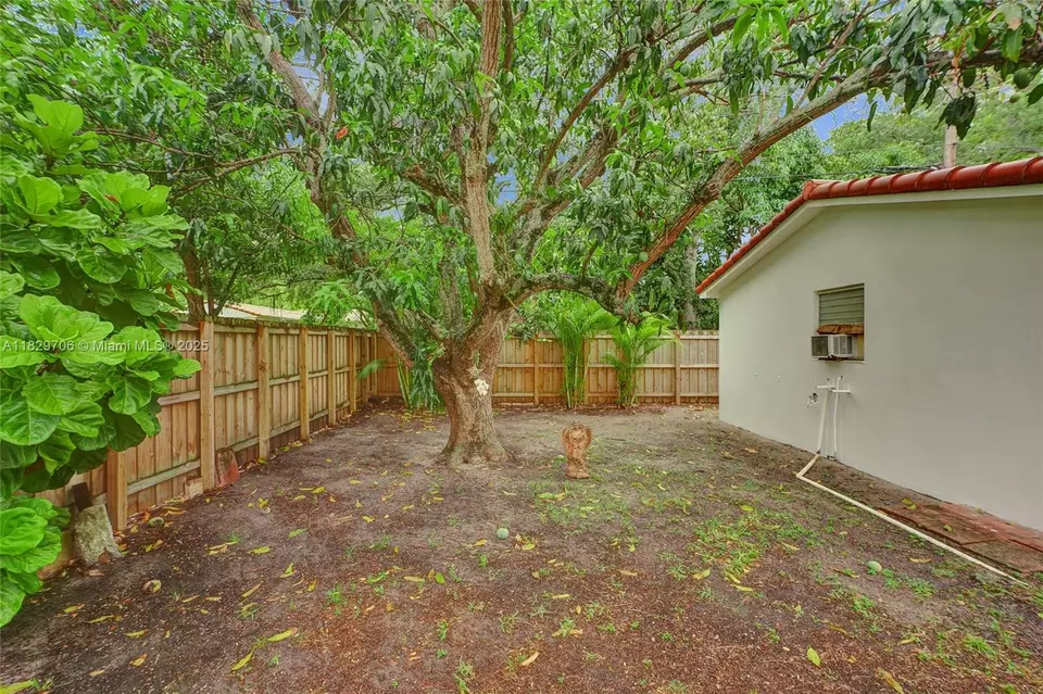 Exterior - 871 NE 122nd St, North Miami, FL 33161 photo 13 of 25