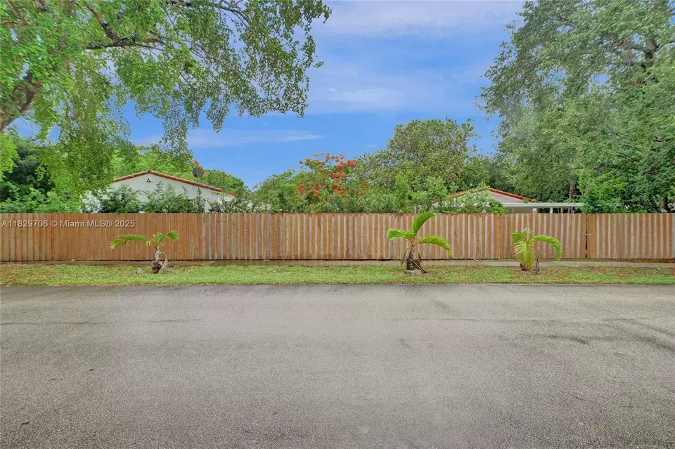 Exterior - 871 NE 122nd St, North Miami, FL 33161 photo 24 of 25