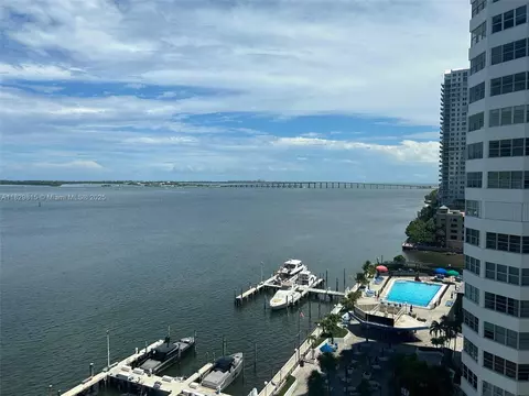 801 Brickell Bay Dr #1167, Miami, FL 33131