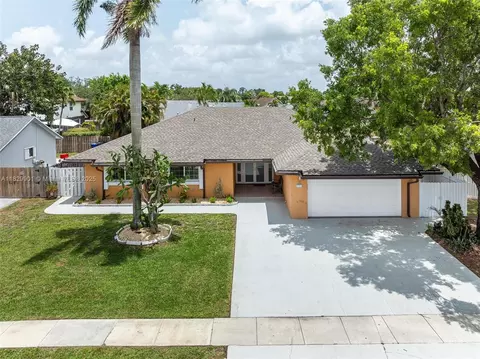 721 SW 96th Ave, Pembroke Pines, FL 33025