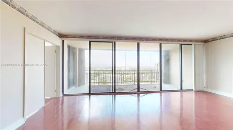 11113 Biscayne Blvd #2056, Miami, FL 33181