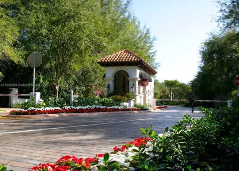 41 Arvida Pkwy, Coral Gables, FL 33156