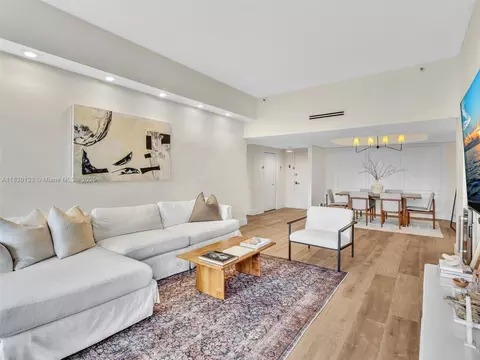 20191 E Country Club Dr #311, Aventura, FL 33180