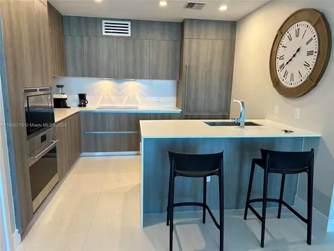 17550 Collins Ave #703, Sunny Isles Beach, FL 33160