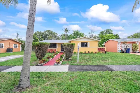 20845 NW 1st Ave, Miami Gardens, FL 33169