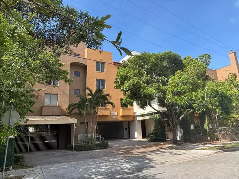 2630 SW 28th St #34, Miami, FL 33133