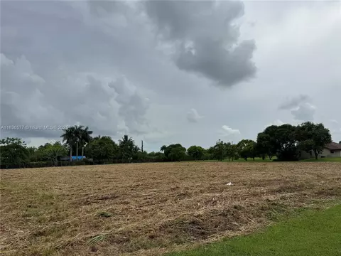 20800 SW 242 St, Homestead, FL 33031