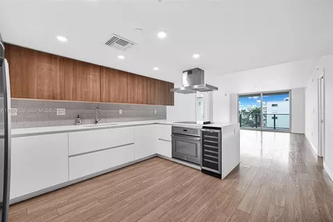 1025 92nd St #602, Bay Harbor Islands, FL 33154