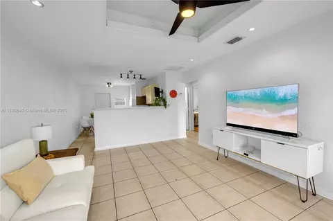 Living - 21389 NW 39th Ave, Miami Gardens, FL 33055 photo 1 of 4