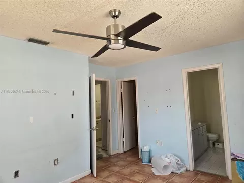 Bedroom - 2277 W 69th St #2277A, Hialeah, FL 33016 photo 4 of 4