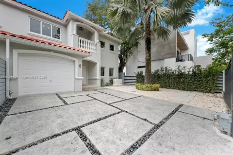 3182 Lamb Ct #3182, Miami, FL 33133