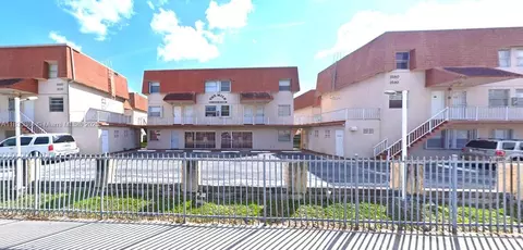 1590 W 46th St #233, Hialeah, FL 33012