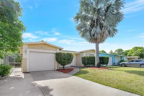 880 SW 64th Ter, North Lauderdale, FL 33068