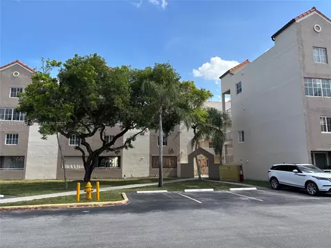 6045 NW 186th St #103, Hialeah, FL 33015