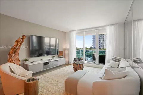 2301 Collins Ave #407, Miami Beach, FL 33139