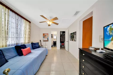 1315 W 79th St, Hialeah, FL 33014 photo 9