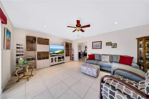1315 W 79th St, Hialeah, FL 33014 photo 15