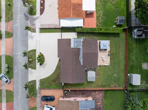 1315 W 79th St, Hialeah, FL 33014 photo 3