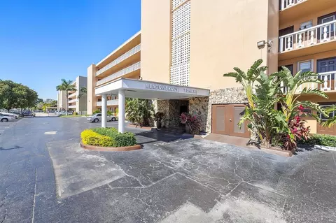 219 NE 14th Ave #101, Hallandale Beach, FL 33009