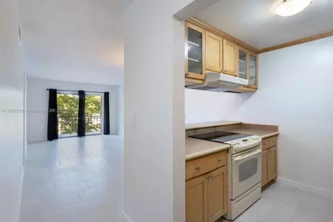 3181 SW 13 St #314, Miami, FL 33145