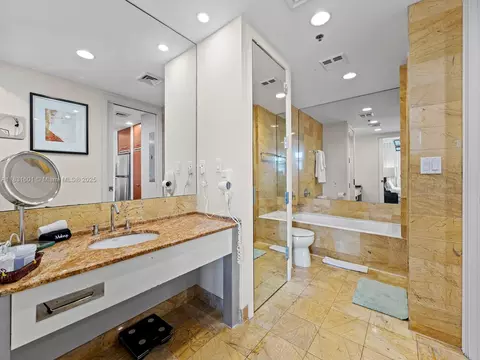 Bath - 1395 Brickell Ave #3310, Miami, FL 33131 photo 1 of 2