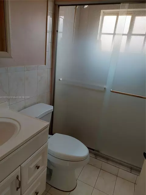 Bath - 2403 W 76th St #203, Hialeah, FL 33016 photo 1 of 4