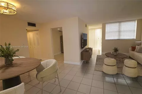 9410 W Flagler St #101-1, Miami, FL 33174